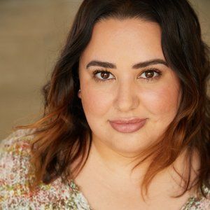 Meet your Posher, Denisse ☺️